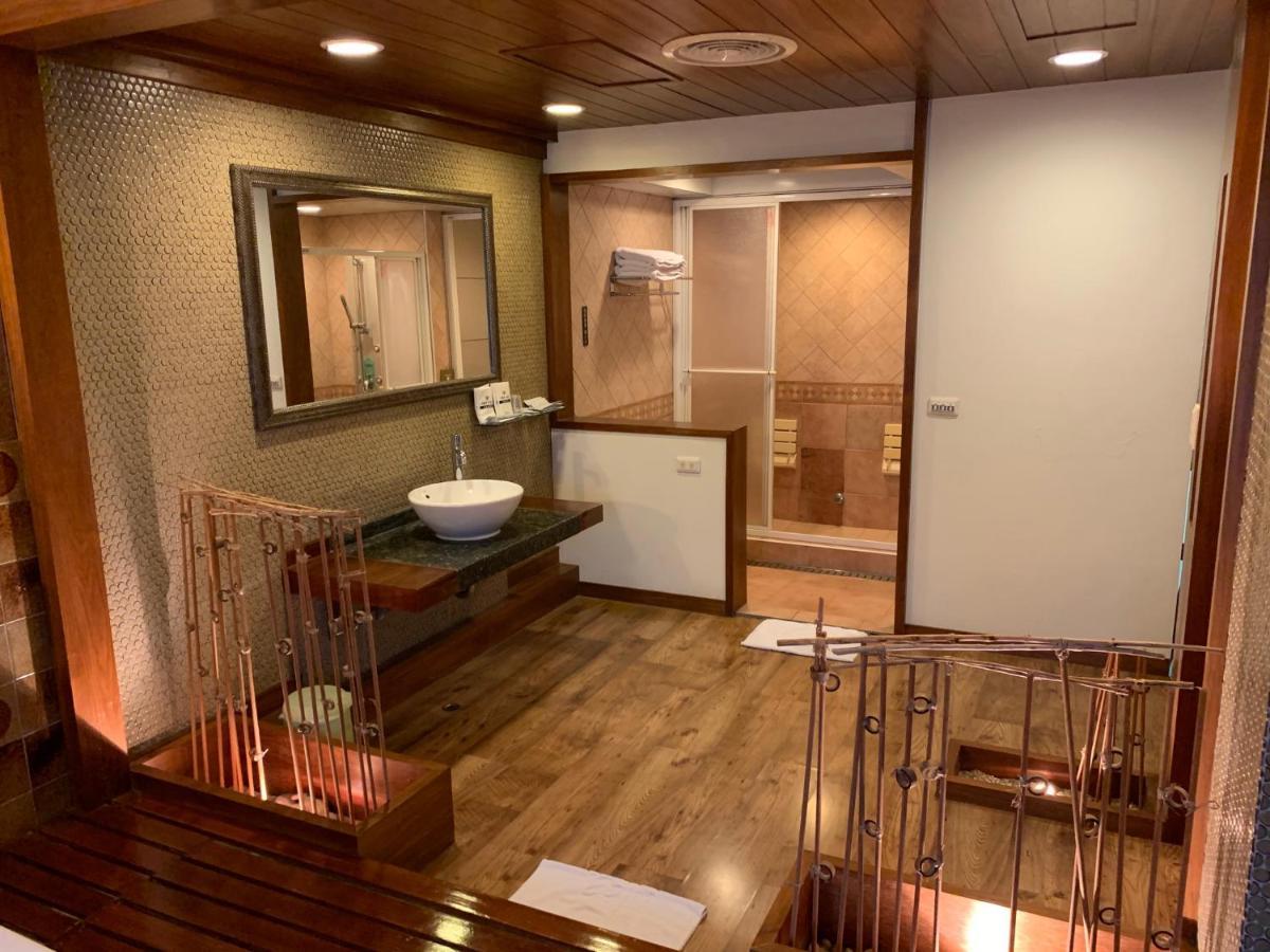 Yhc Hotel Tainan Extérieur photo
