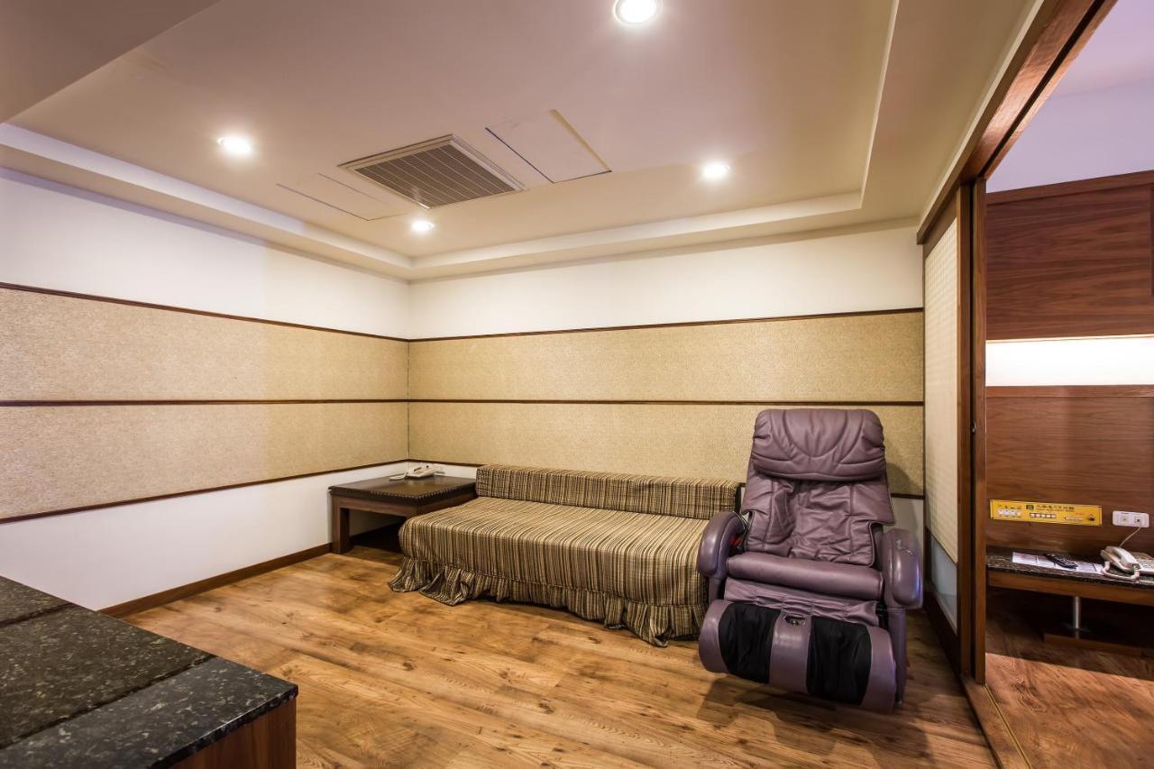 Yhc Hotel Tainan Extérieur photo