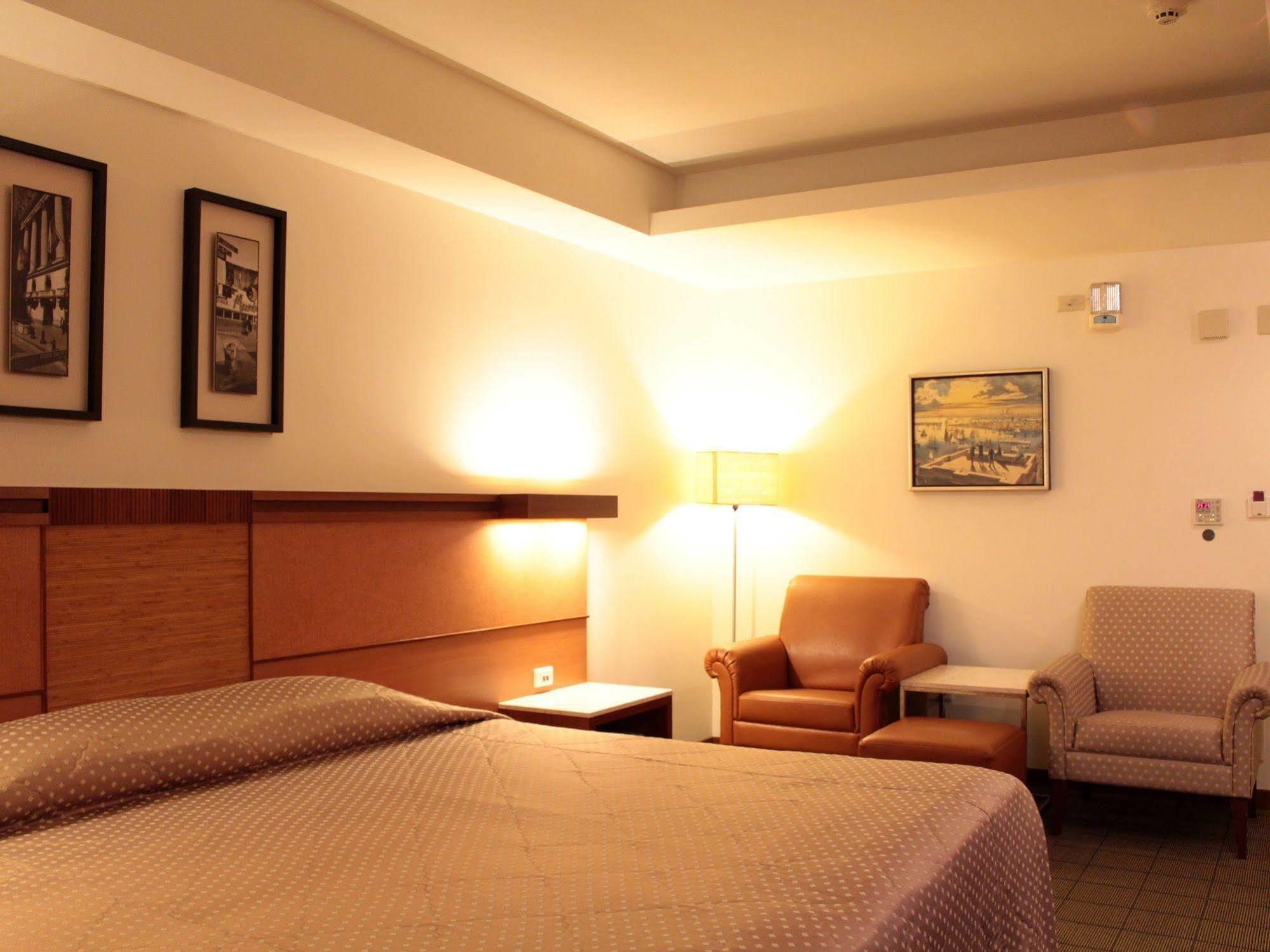 Yhc Hotel Tainan Extérieur photo