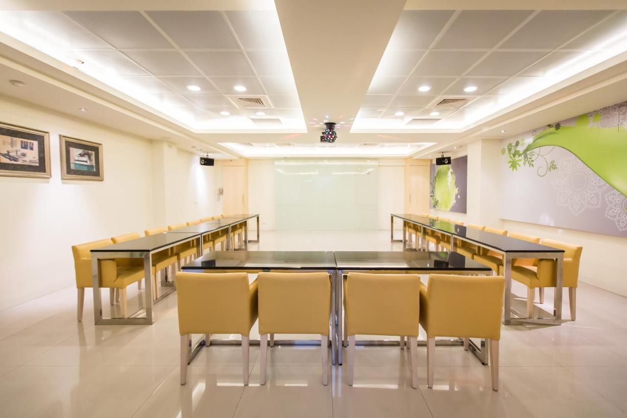 Yhc Hotel Tainan Extérieur photo