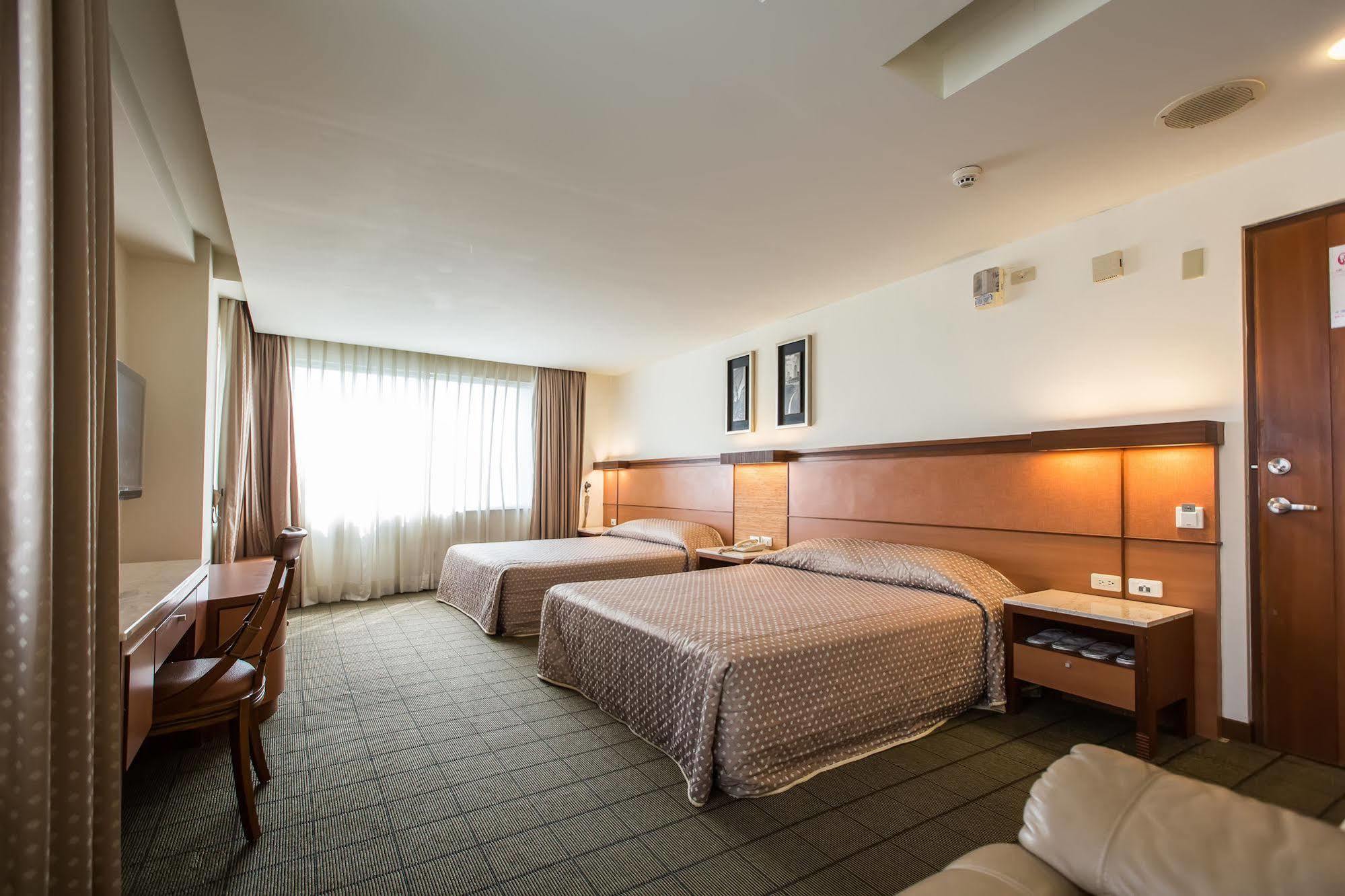 Yhc Hotel Tainan Extérieur photo